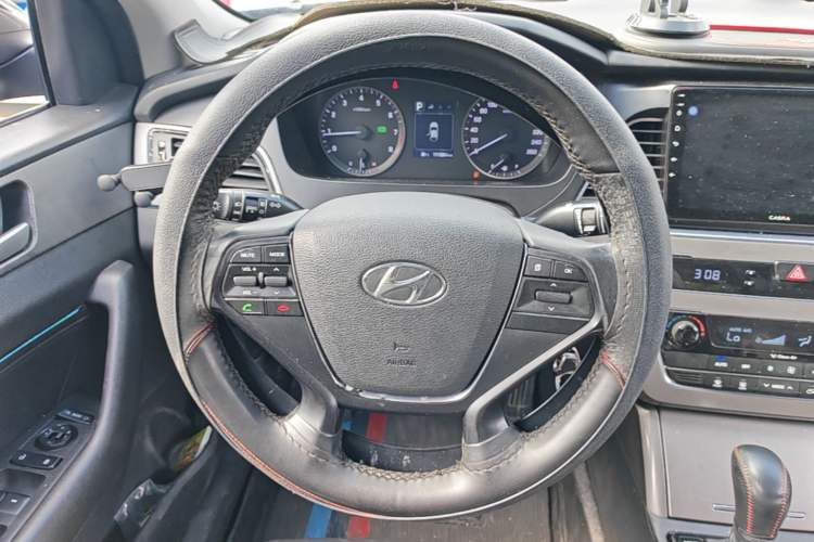 Used Hyundai Sonata 2015 2.0L GLS Smart Model Steering Wheel