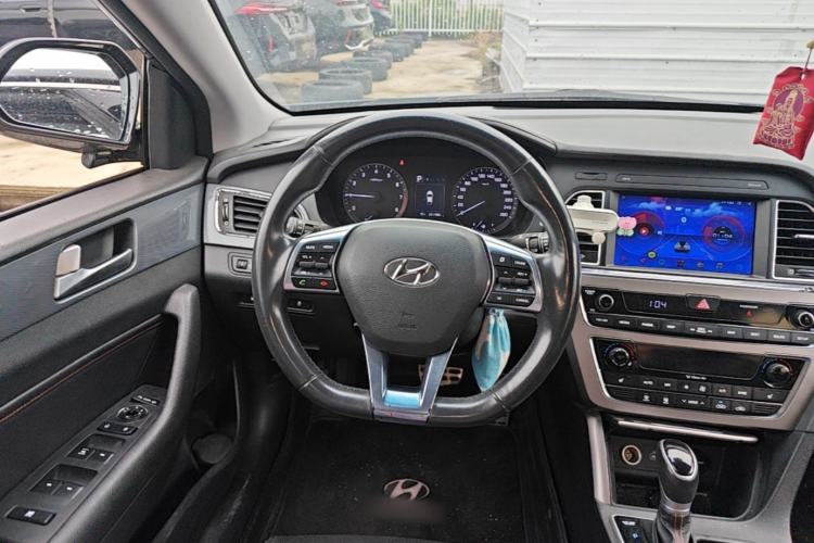 Used Hyundai Sonata 2015 1.6T GLS Smart Model Steering Wheel