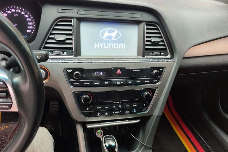 Used Hyundai Sonata 2015 1.6T GLX Advanced Model Audio And AC Panel