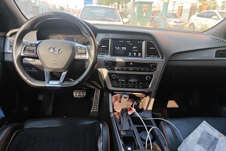 Used Hyundai Sonata 2015 1.6T GLS Smart Model Center Console