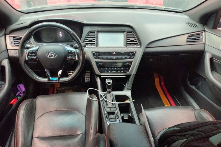 Used Hyundai Sonata 2015 1.6T GLX Advanced Model Center Console