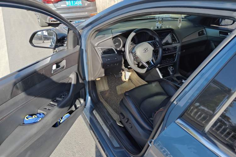 Used Hyundai Sonata 2015 1.6T DLX Prestige Model Driver Seat