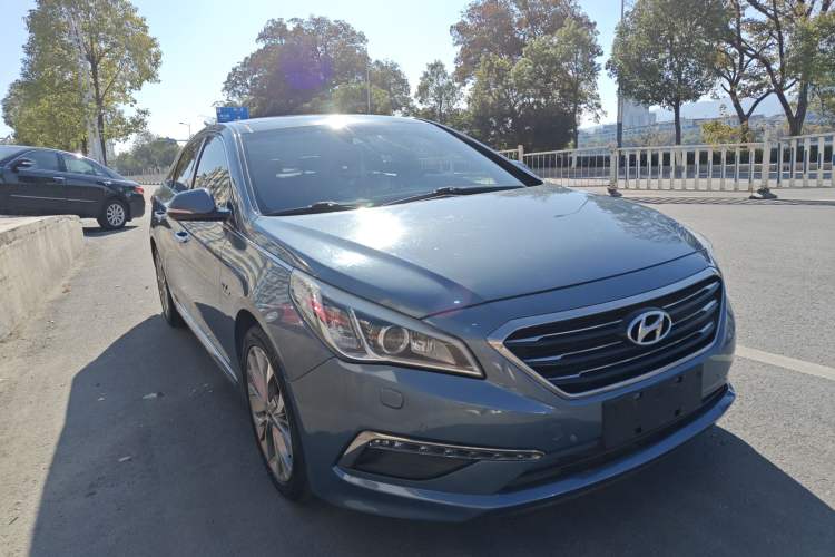 Used Hyundai Sonata 2015 1.6T DLX Prestige Model Front Right 45 Deg