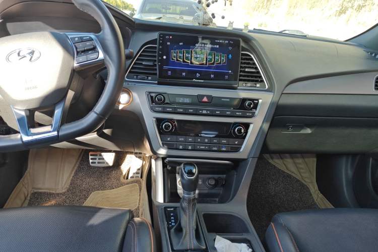 Used Hyundai Sonata 2015 1.6T DLX Prestige Model Gear Lever