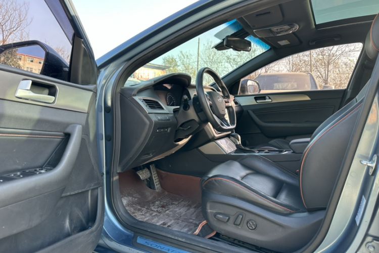 Used Hyundai Sonata 2015 1.6T DLX Prestige Model Interior 2