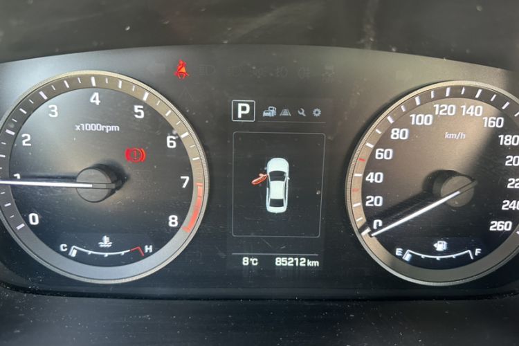 Used Hyundai Sonata 2015 1.6T DLX Prestige Model Odometer Close Up