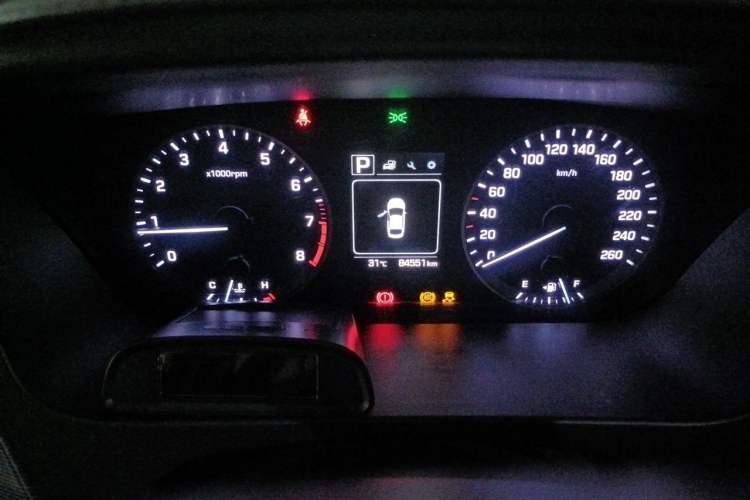 Used Hyundai Sonata 2015 1.6T GLS Smart Model Odometer Close Up