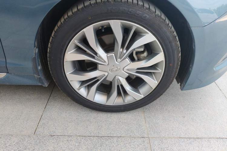 Used Hyundai Sonata 2015 1.6T GLX Advanced Model Right Front Wheel Hub