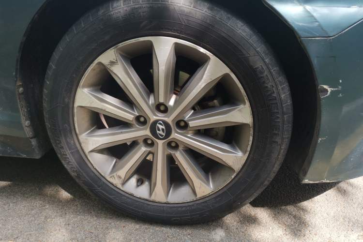 Used Hyundai Sonata 2015 1.6T GLX Advanced Model Right Front Wheel Hub