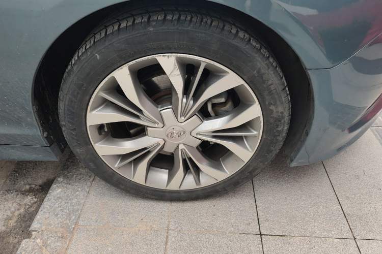 Used Hyundai Sonata 2015 1.6T GLX Advanced Model Right Front Wheel Hub