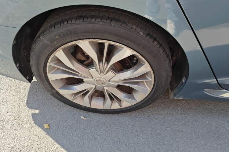 Used Hyundai Sonata 2015 1.6T DLX Prestige Model Right Rear Wheel Hub
