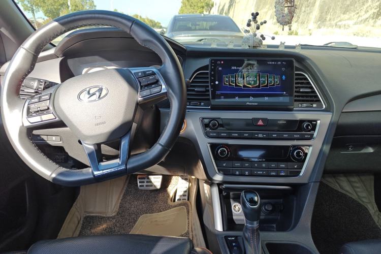 Used Hyundai Sonata 2015 1.6T DLX Prestige Model Steering Wheel