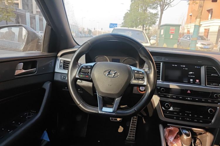 Used Hyundai Sonata 2015 1.6T GLS Smart Model Steering Wheel