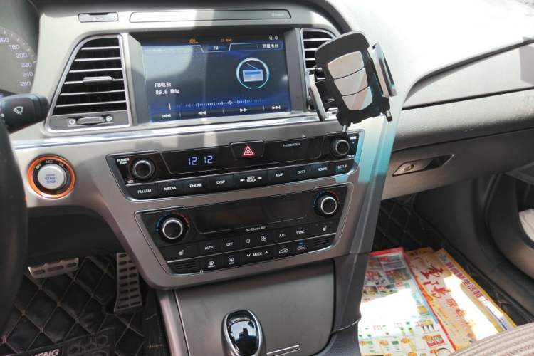 Used Hyundai Sonata 2015 1.6T DLX Prestige Model Audio And AC Panel