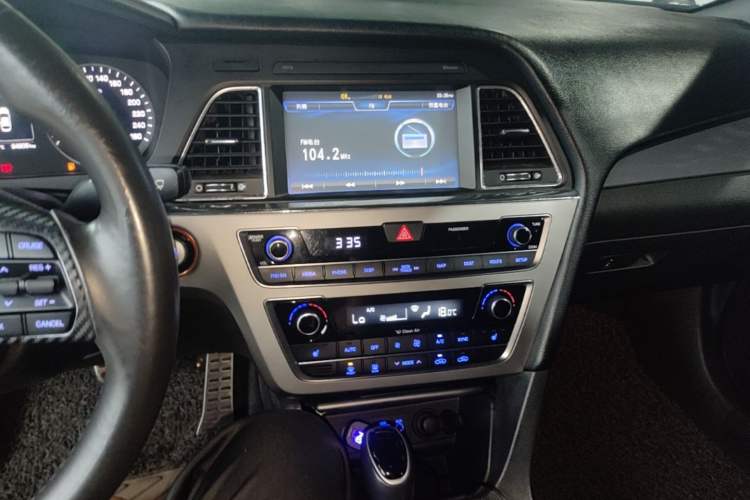 Used Hyundai Sonata 2015 1.6T GLS Smart Model Audio And AC Panel