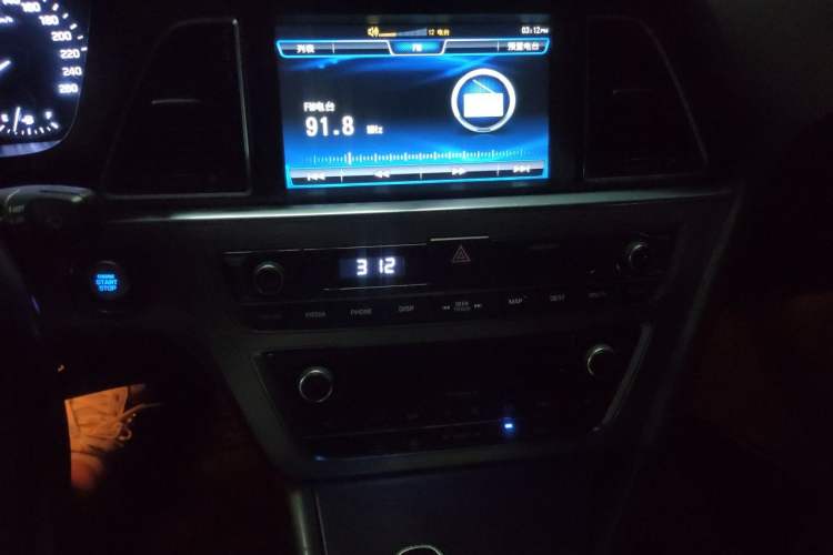 Used Hyundai Sonata 2015 1.6T GLS Smart Model Audio And AC Panel