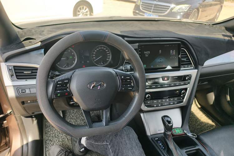 Used Hyundai Sonata 2015 1.6T GLS Smart Model Center Console
