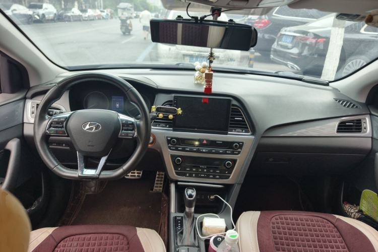 Used Hyundai Sonata 2015 1.6T GLS Smart Model Center Console