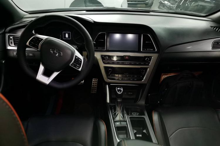 Used Hyundai Sonata 2015 1.6T GLS Smart Model Center Console