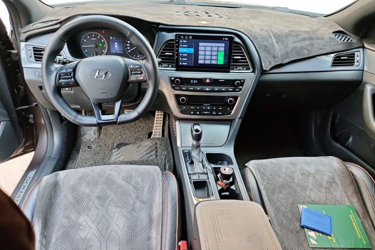 Used Hyundai Sonata 2015 1.6T GLS Smart Model Center Console