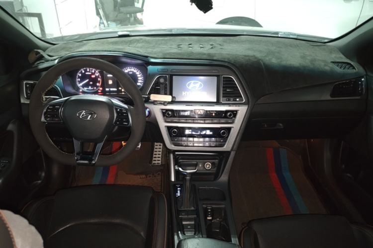 Used Hyundai Sonata 2015 1.6T GLX Advanced Model Center Console
