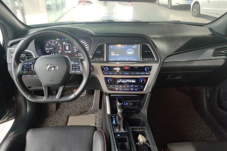 Used Hyundai Sonata 2015 1.6T GLS Smart Model Center Console