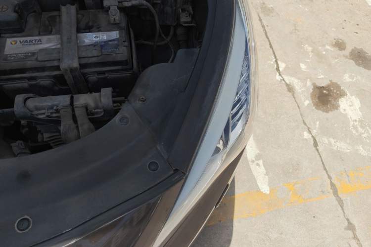 Used Hyundai Sonata 2015 1.6T DLX Prestige Model Engine Bay Left
