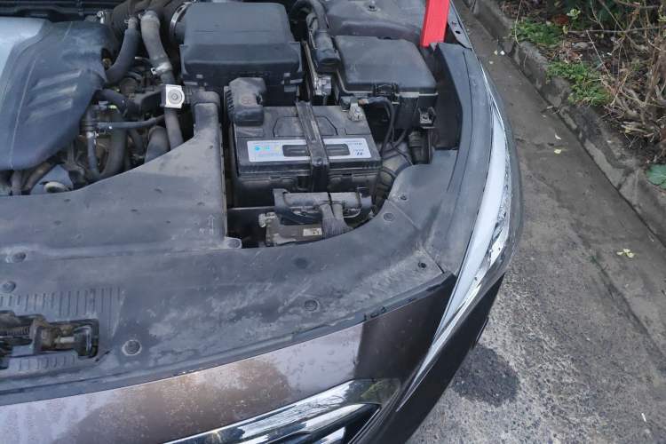 Used Hyundai Sonata 2015 1.6T DLX Prestige Model Engine Bay Left