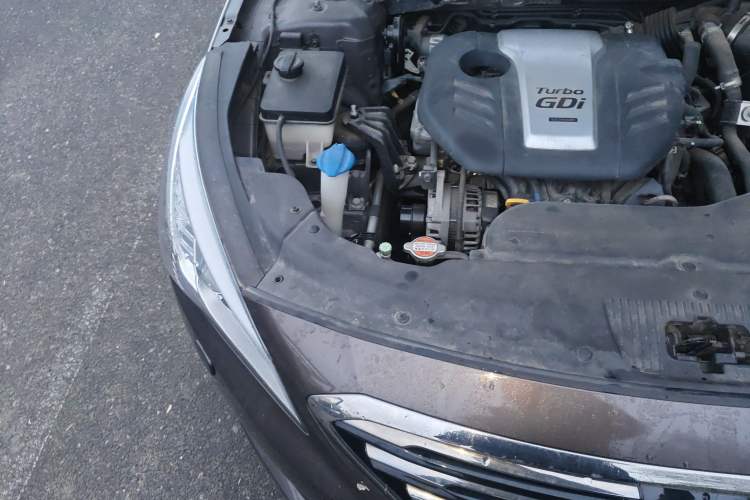 Used Hyundai Sonata 2015 1.6T DLX Prestige Model Engine Bay Right