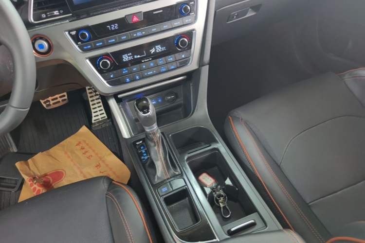 Used Hyundai Sonata 2015 1.6T GLS Smart Model Gear Lever