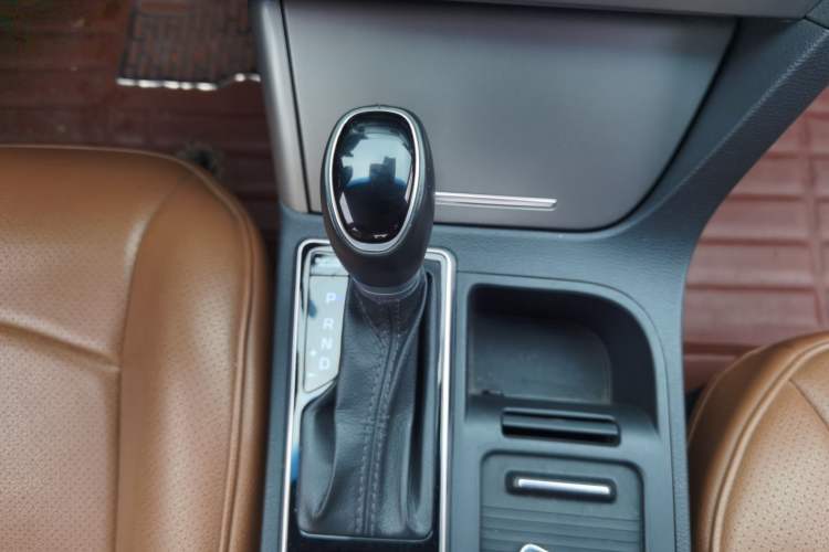 Used Hyundai Sonata 2015 2.4L LUX Ultimate Trim Gear Lever