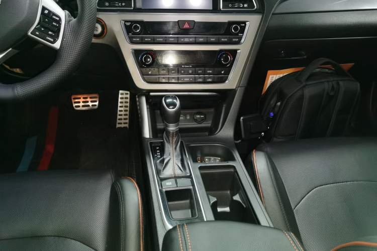 Used Hyundai Sonata 2015 1.6T GLS Smart Model Gear Lever