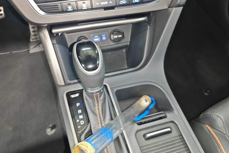 Used Hyundai Sonata 2015 1.6T GLS Smart Model Gear Lever