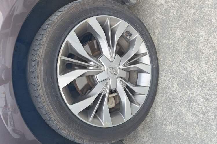 Used Hyundai Sonata 2015 1.6T GLX Advanced Model Left Front Wheel Hub