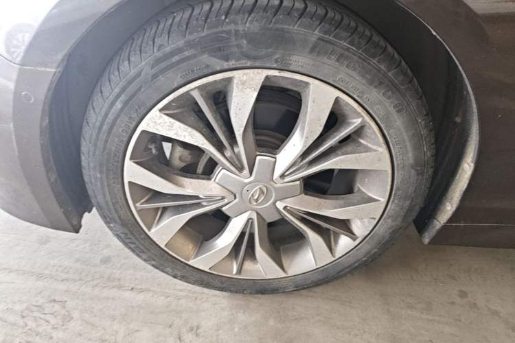 Used Hyundai Sonata 2015 2.4L TOP Flagship Edition Left Front Wheel Hub