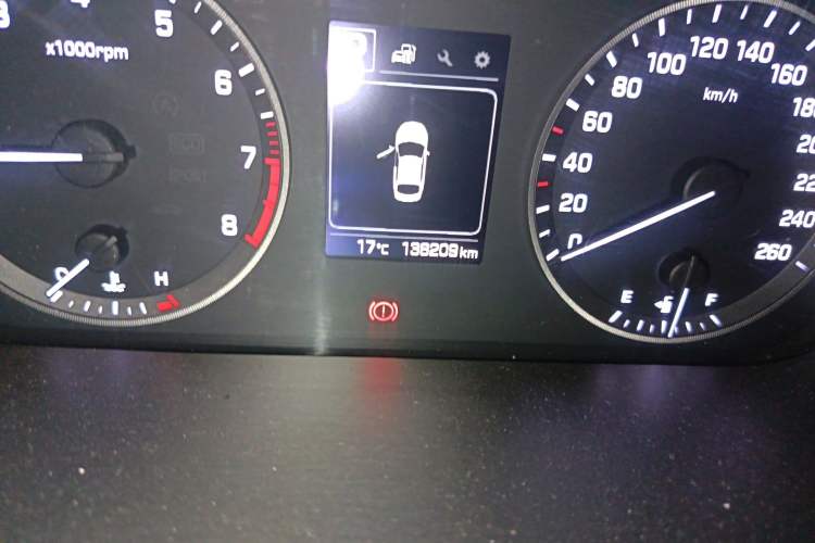Used Hyundai Sonata 2015 1.6T GLS Smart Model Odometer Close Up