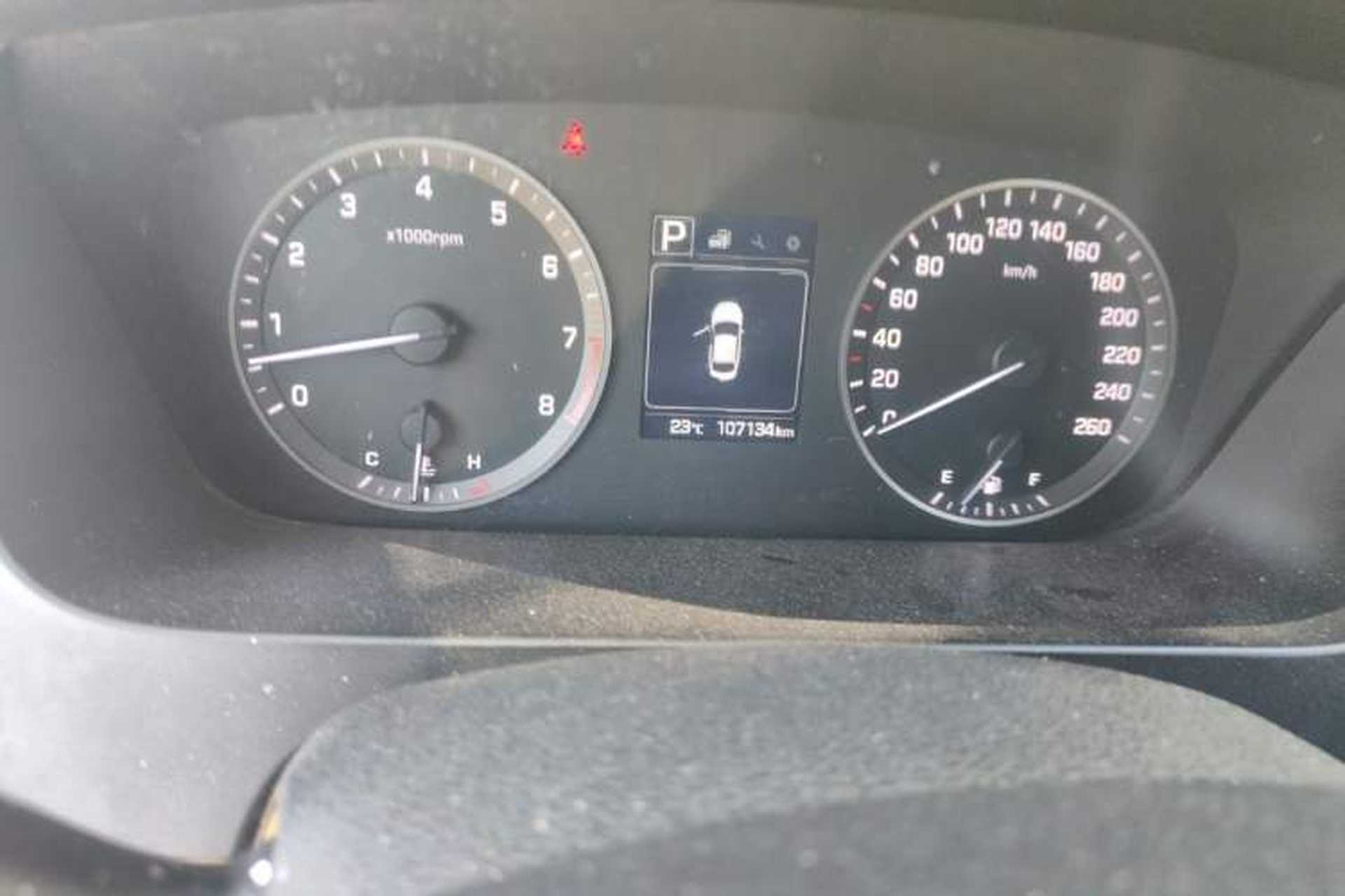 Used Hyundai Sonata 2015 1.6T GLS Smart Model Odometer Close Up