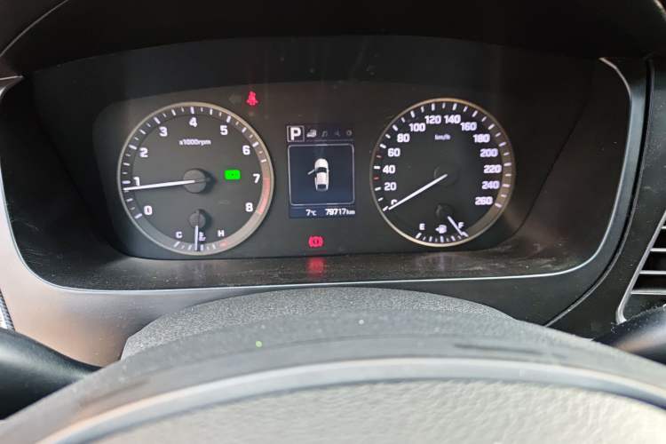 Used Hyundai Sonata 2015 1.6T GLS Smart Model Odometer Close Up