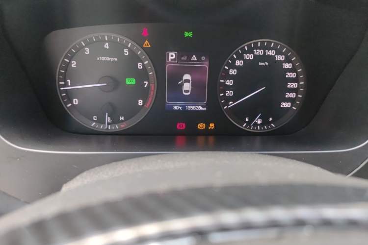 Used Hyundai Sonata 2015 1.6T GLS Smart Model Odometer Close Up