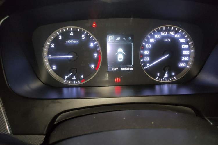 Used Hyundai Sonata 2015 1.6T GLS Smart Model Odometer Close Up
