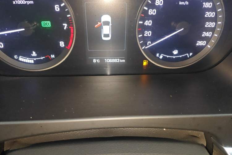 Used Hyundai Sonata 2015 1.6T DLX Prestige Model Odometer Close Up