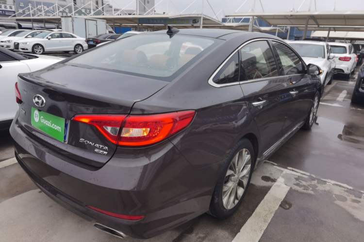 Used Hyundai Sonata 2015 2.4L LUX Ultimate Trim Rear Right 45 Deg