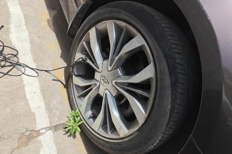 Used Hyundai Sonata 2015 1.6T DLX Prestige Model Right Front Wheel Hub
