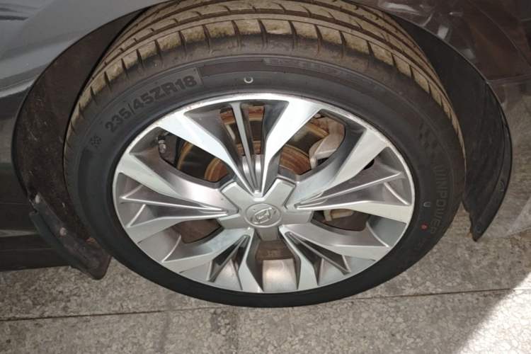Used Hyundai Sonata 2015 1.6T GLX Advanced Model Right Front Wheel Hub