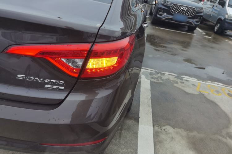Used Hyundai Sonata 2015 2.4L LUX Ultimate Trim Right Rear Taillight