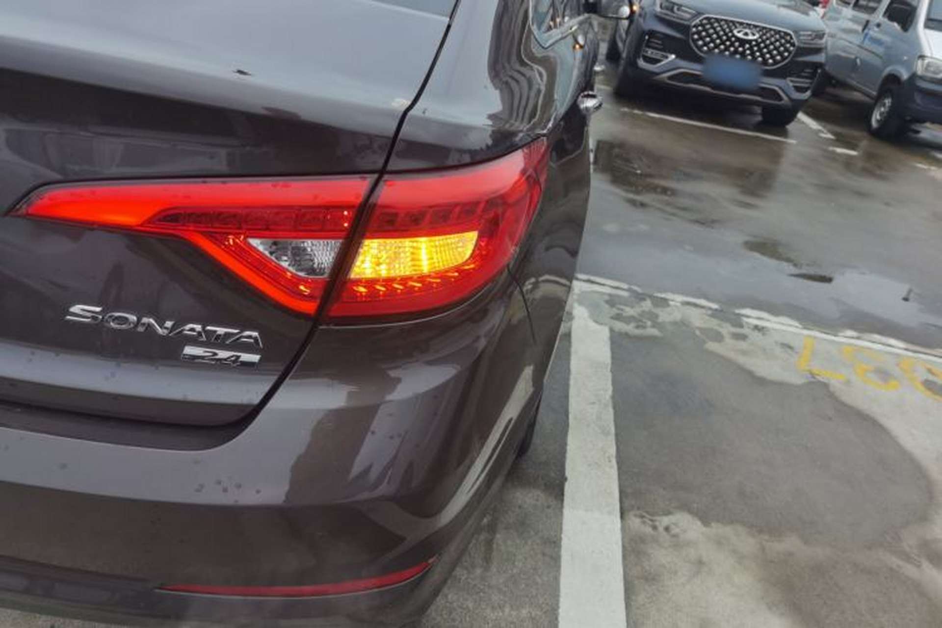 Used Hyundai Sonata 2015 2.4L LUX Ultimate Trim Right Rear Taillight