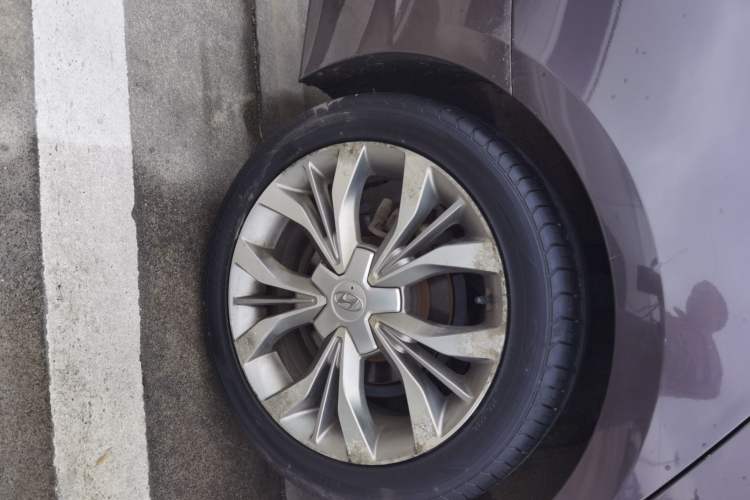 Used Hyundai Sonata 2015 2.4L LUX Ultimate Trim Right Rear Wheel Hub