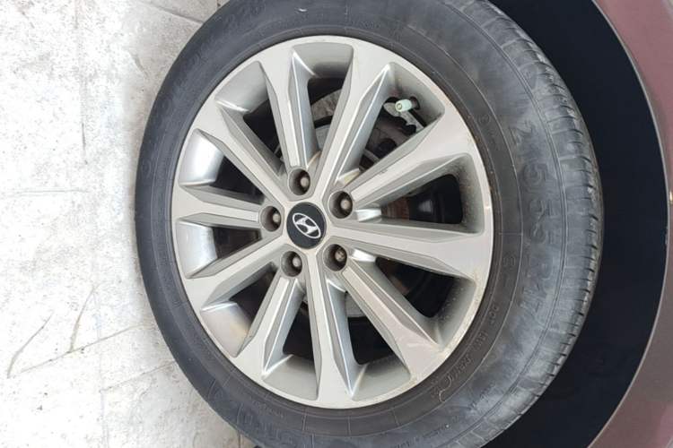 Used Hyundai Sonata 2015 1.6T GX Comfort Model Right Rear Wheel Hub