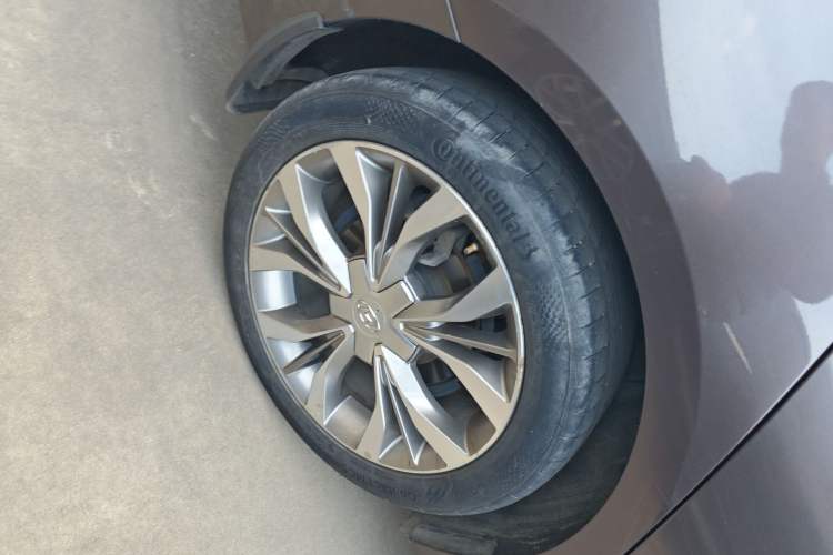 Used Hyundai Sonata 2015 1.6T GLX Advanced Model Right Rear Wheel Hub