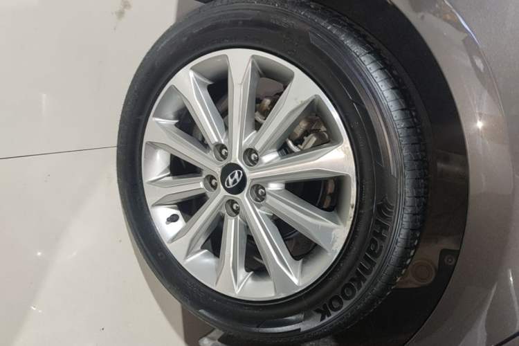 Used Hyundai Sonata 2015 1.6T GLS Smart Model Right Rear Wheel Hub